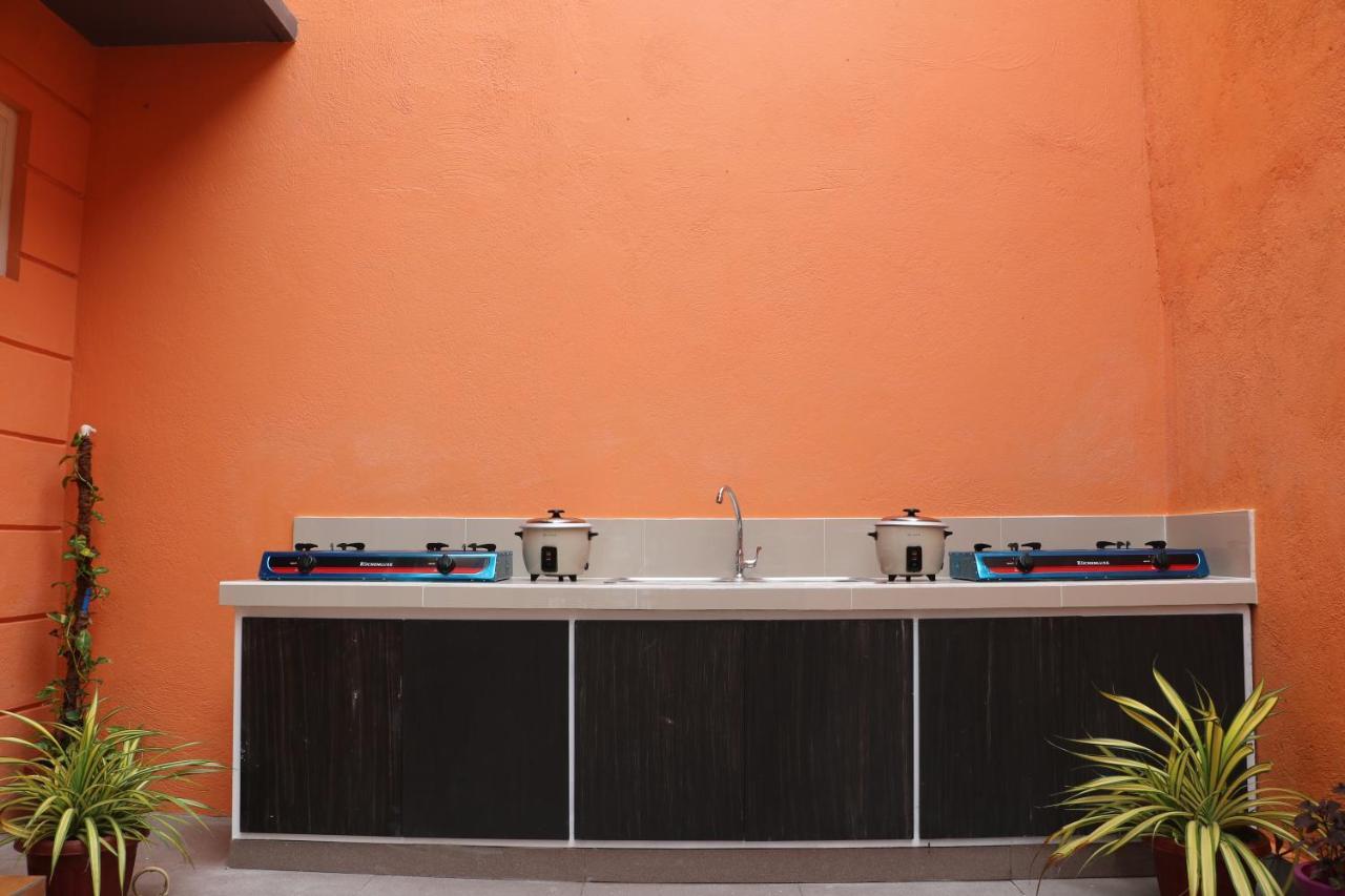 Anicia Guesthouse Rooms Paranaque City Екстериор снимка