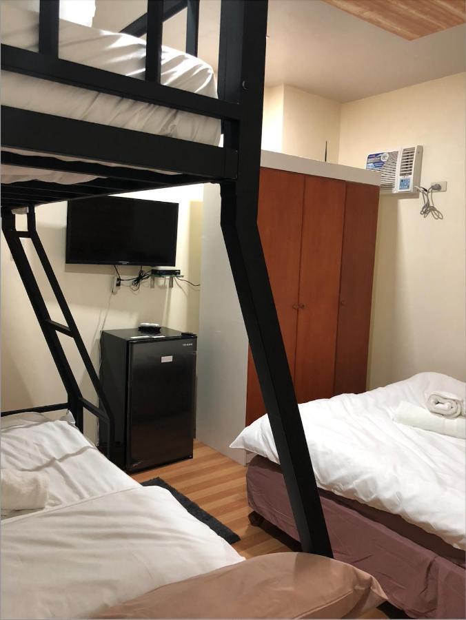 Anicia Guesthouse Rooms Paranaque City Екстериор снимка