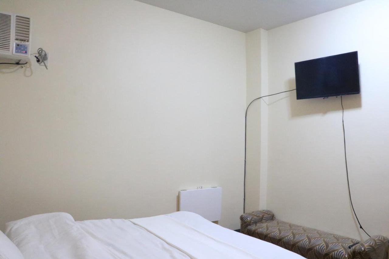 Anicia Guesthouse Rooms Paranaque City Екстериор снимка